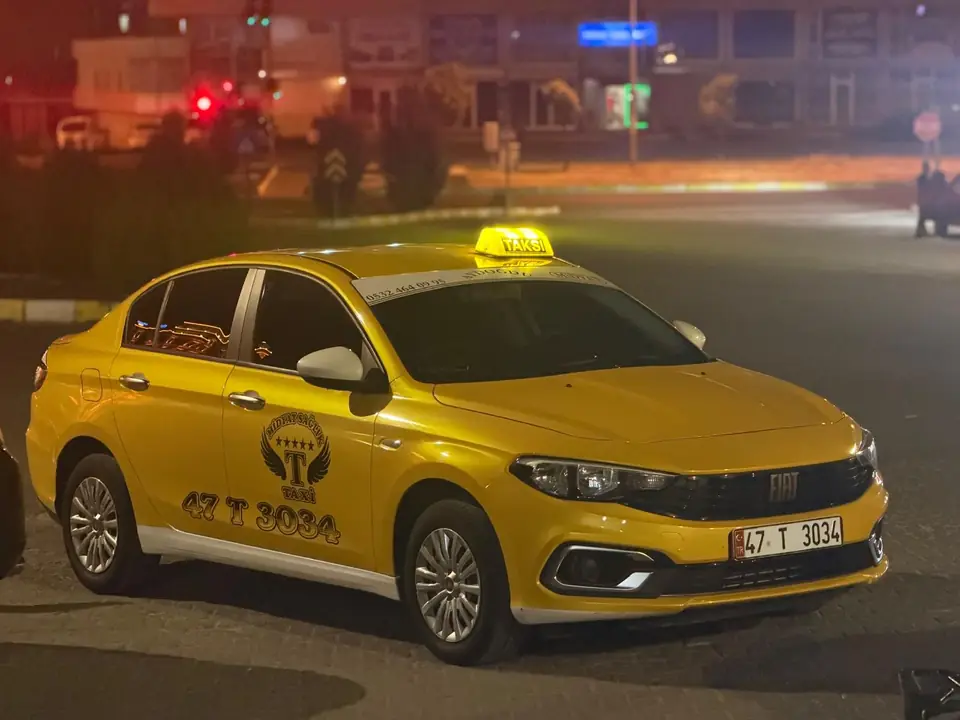 Gece yolculuğa hazır Midyat taksisi